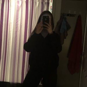 Meet your Posher, Ella